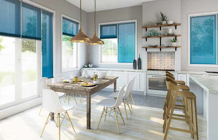 Rèm nhà bếp hiện đại:
Với những mẫu rèm nhà bếp hiện đại nhất hiện nay, bạn có thể biến ngôi nhà của mình trở nên sang trọng và đẳng cấp hơn. Những chiếc rèm nhà bếp được thiết kế độc đáo với nhiều màu sắc và kiểu dáng đa dạng, giúp bạn tạo điểm nhấn cho không gian nhà bếp của mình. Không chỉ vậy, chúng còn giúp bạn kiểm soát ánh sáng và tạo không gian riêng tư cho căn nhà của mình.